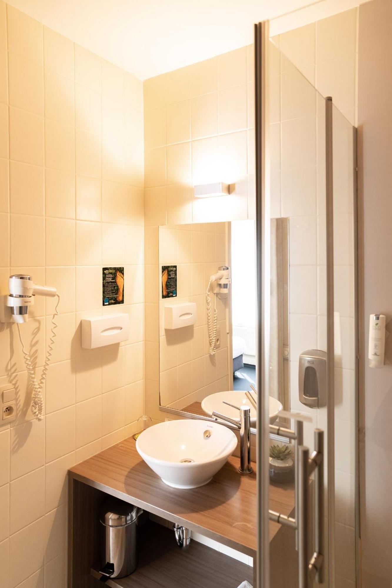 Hotel Essenza Puurs Екстер'єр фото