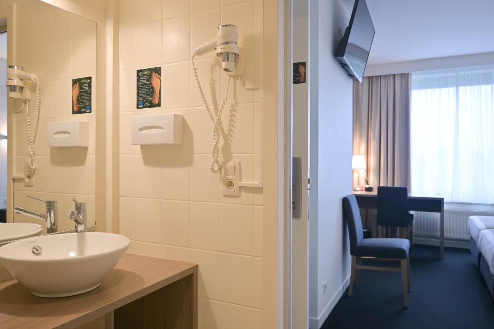 Hotel Essenza Puurs Екстер'єр фото