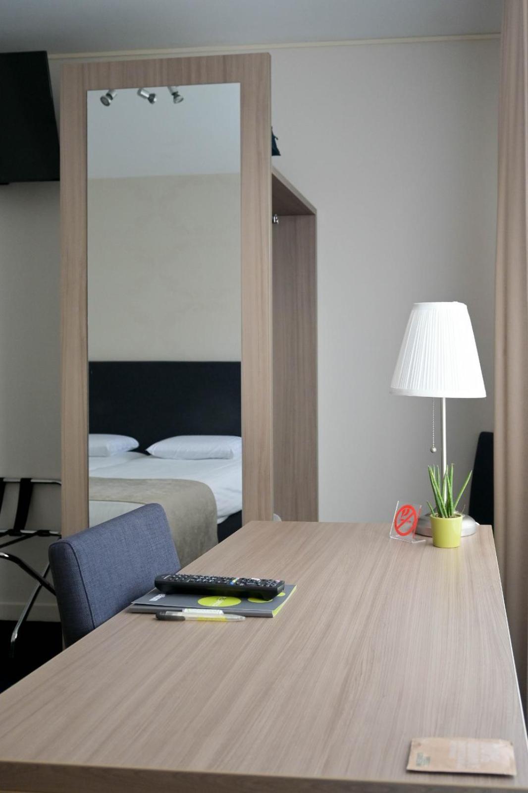 Hotel Essenza Puurs Екстер'єр фото